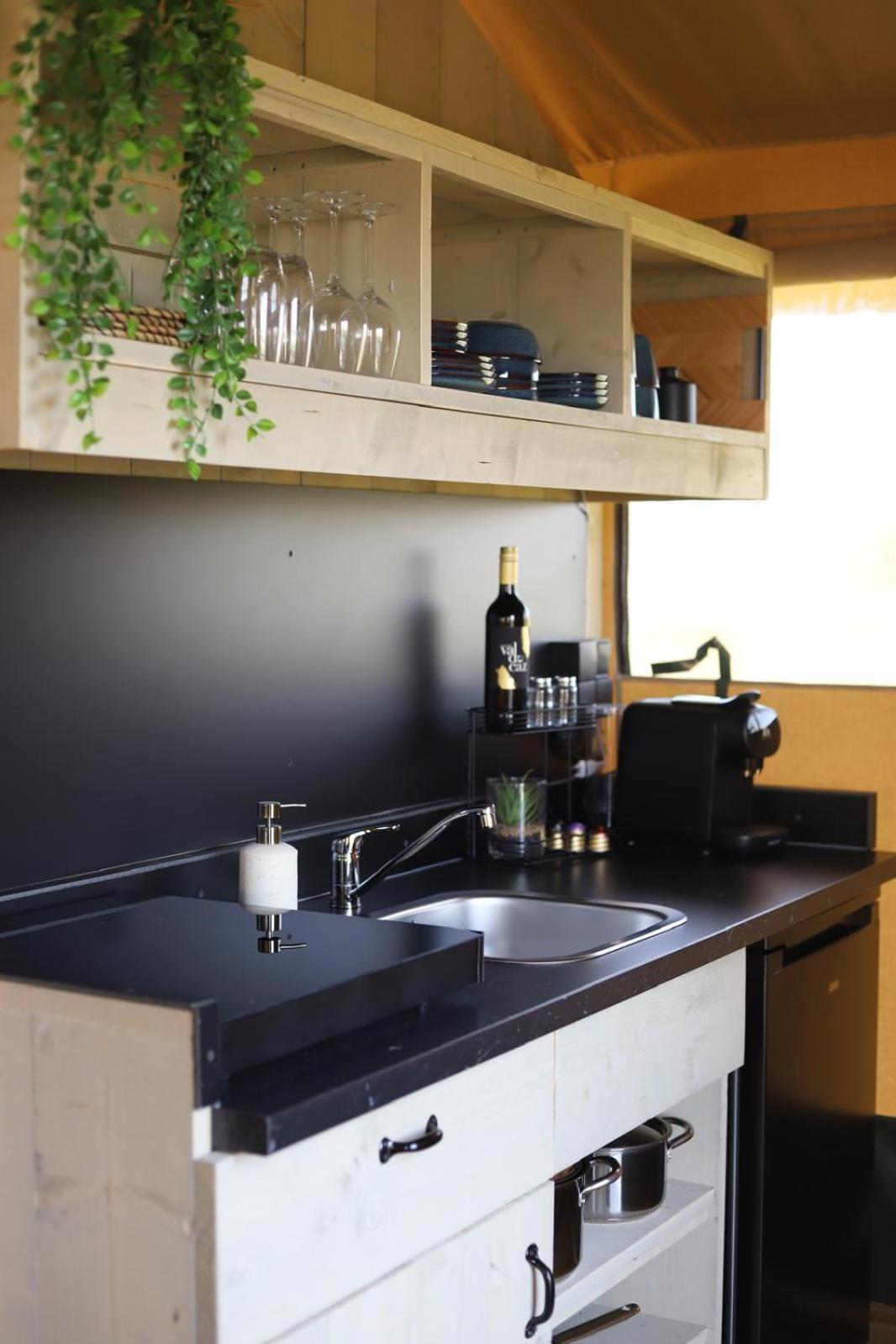 Luxury tent Safaritent Wood Xl Met Tuinzicht