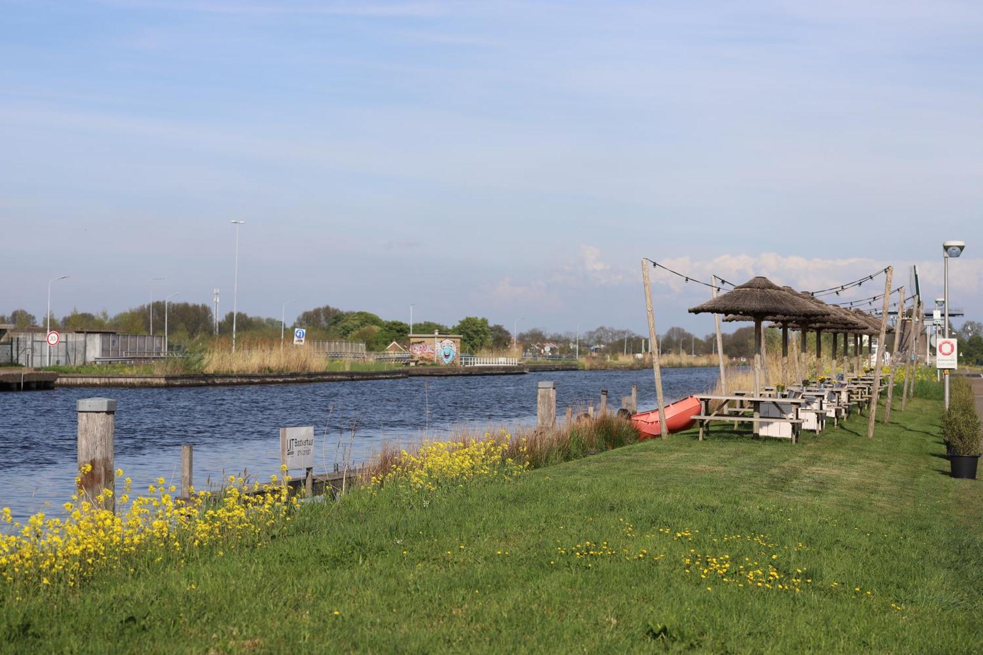 Safaritent Wood Xl Met Tuinzicht Luxury tent *